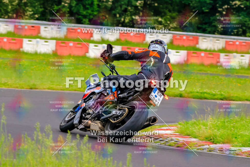 VBK-6732 | Hier findet Ihr Bilder von Touristenfahrten auf der Nürburgring Nordschleife oder von anderen Veranstaltungen die ich besucht habe. Viel Spass beim Durch Schauen 