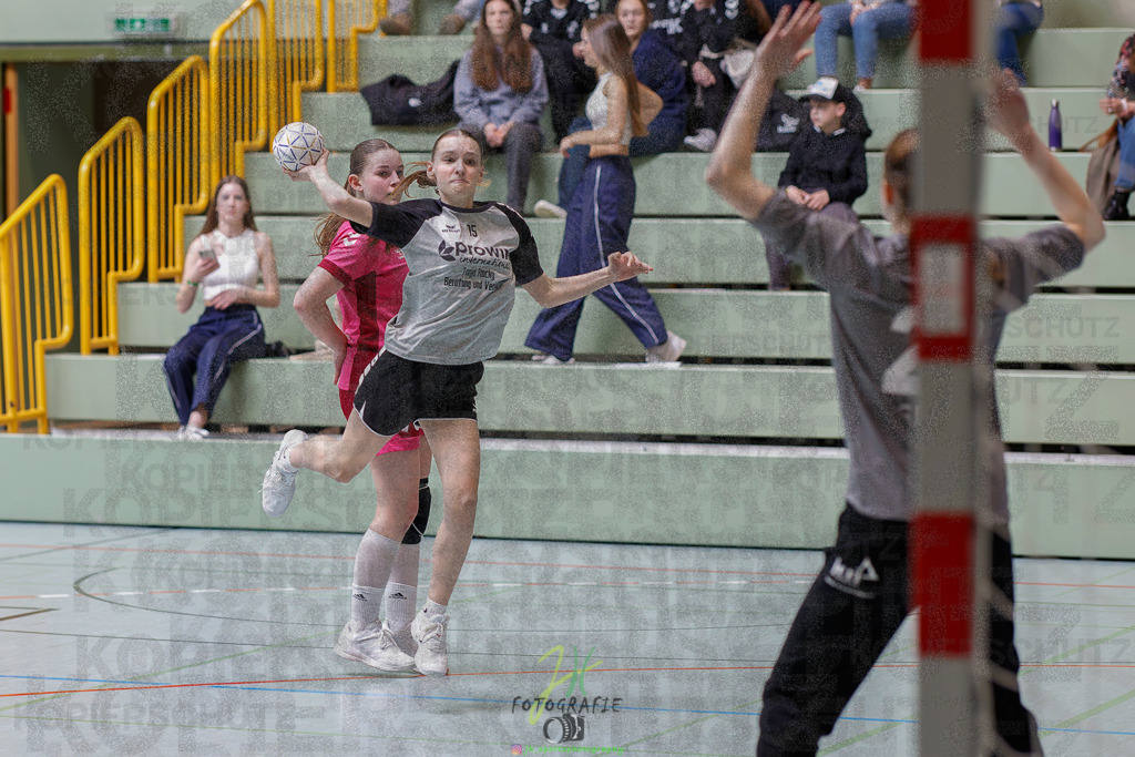 Hessenmeisterschaft wJC - Spiel um Platz 3; TuS Kriftel - SG Schenklengsfeld | Hessenmeisterschaft wJC - Spiel um Platz 3; TuS Kriftel - SG Schenklengsfeld am 22.03.2025 in Biedenkopf (Sporthalle Lahntalschule)Photo © 2025 - Jörg Heinrich - Realisiert mit Pictrs.com