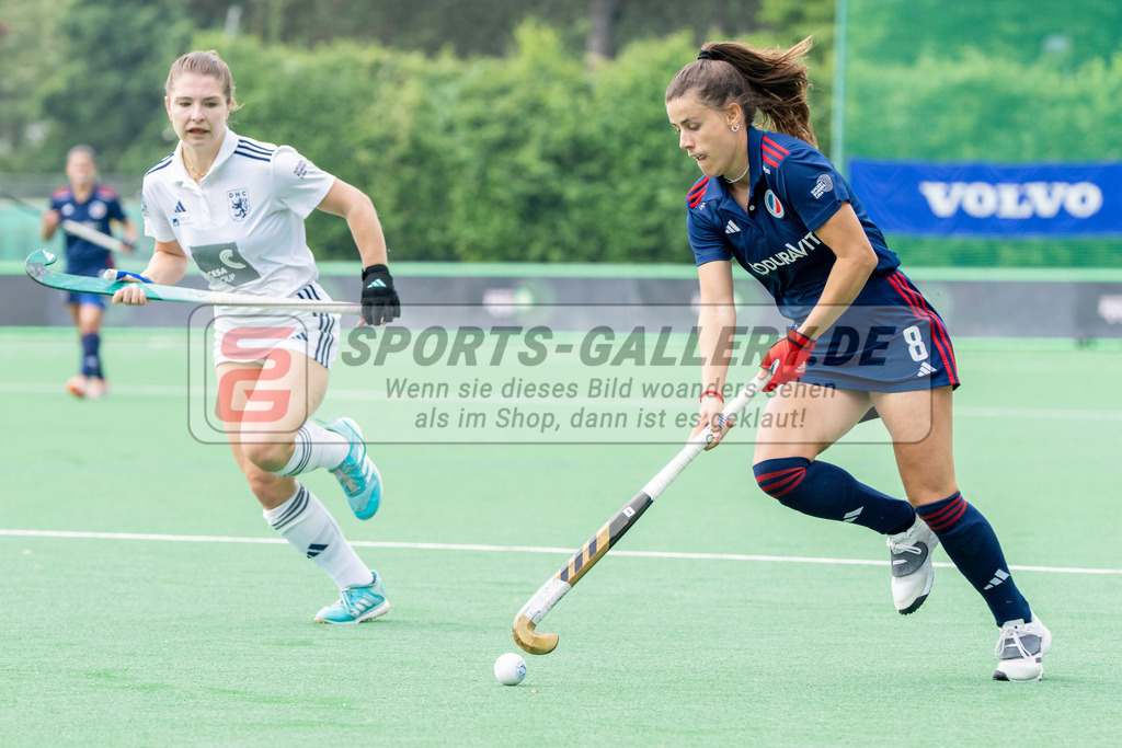 Final4_20240519-1204-0067 | Bonn, Deutschland, 19.05.2024: Lucia Jimenez Vicenter (Mannheimer HC) in Aktion waehrend des Spiels der Deutsche Feldhockey-Meisterschaften 2024 zwischen Final 4 Damen Finale Düsseldorfer HC - Mannheimer HC im Bonner THV am 19.05.2024 in Bonn, Deutschland. (Foto von Stephan Fehrmann)

Bonn, Germany, 19.05.2024: Lucia Jimenez Vicenter (Mannheimer HC) in action during the game of Deutsche Feldhockey-Meisterschaften 2024 between Final 4 Damen Finale Düsseldorfer HC - Mannheimer HC in Bonner THV at 19.05.2024 in Bonn, Deutschland. (Foto from Stephan Fehrmann)