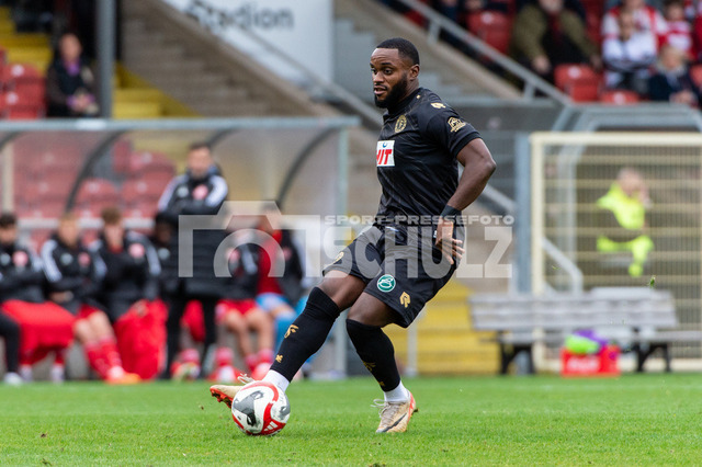 20241102_NSZ_5515 | Arnold Budimbu (Fortuna Köln,No.10) am BallDEU, Düsseldorf, 02.11.2024 Fußball, Regionalliga West, Saison 2024/2025, 14. Spieltag, Fortuna Düsseldorf U23 - SC Fortuna Köln - Realisiert mit Pictrs.com