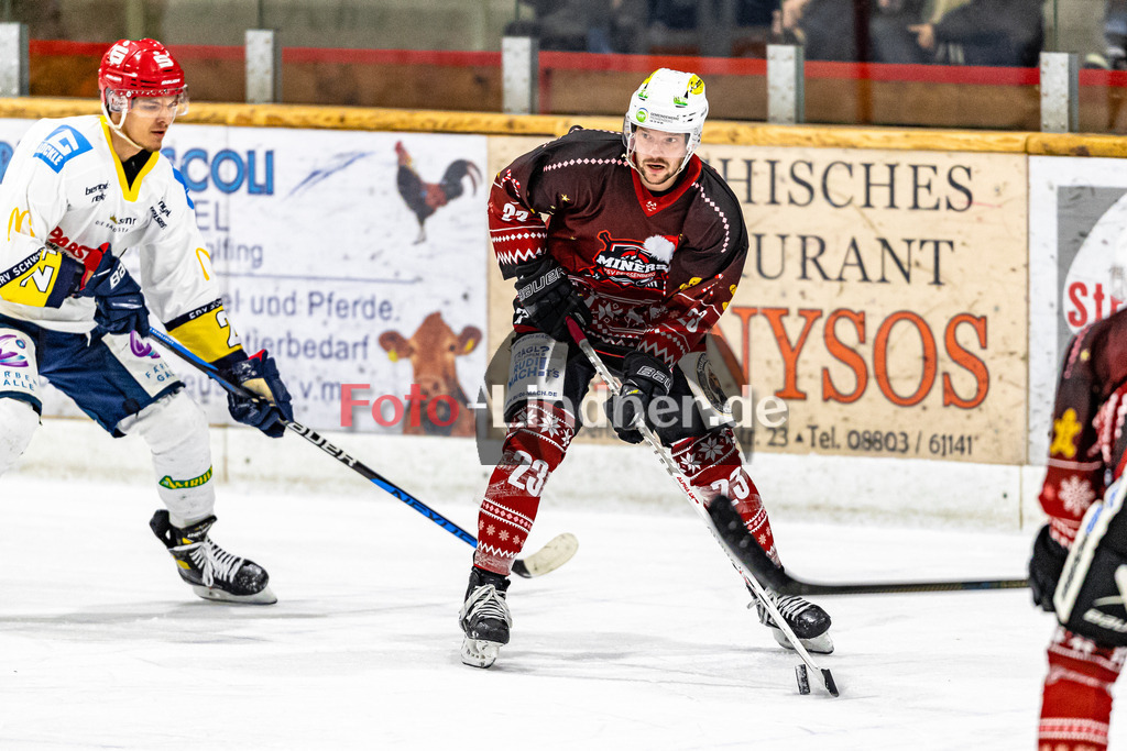 Bayernliga Eishockey, TSV Peißenberg Miners gegen den ERV Schweinfurt am 11.12.22 in Peißenberg | Bayernliga Eishockey, TSV Peißenberg Miners gegen den ERV Schweinfurt am 11.12.22 in Peißenberg