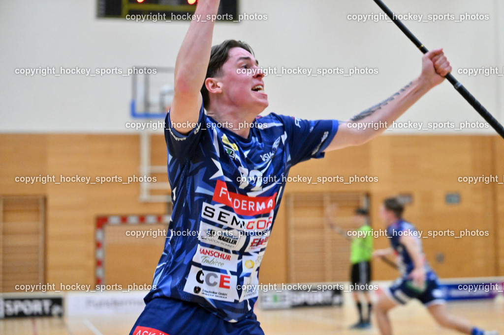 VSV Unihockey  vs. FBK Loka  | Jubel #72 Niklas Fechtig VSV Unihockey, VSV Unihockey  vs. FBK Loka , VSV Unihockey  vs. FBK Loka  am 25.01.2026 in Villach (Ballspielhalle St. Martin), Austria, (Photo by Bernd Stefan)