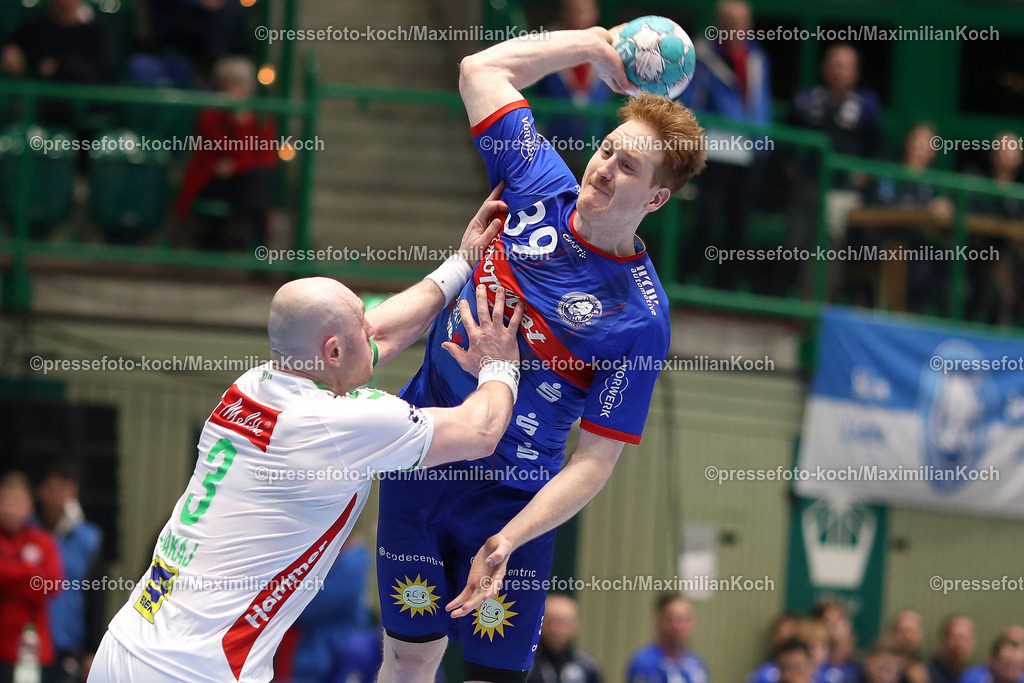 Wup1HBL02032301020 | 02.03.2023, Wuppertal, Handball, Uni-Halle, Liqui Moly Bundesliga, 22. Spieltag Saison 2022 2023, Bergischer HC - GWD Minden: Lukas Stutzke von Bergischer HC setzt sich gegen Besard Hakaj von GWD Minden durch