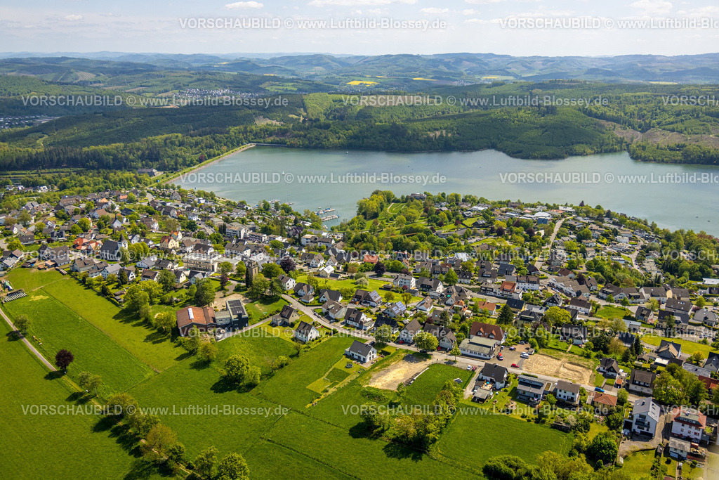 Sundern230504572Langscheid | Luftbild, Staumauer Sorpetalsperre, kath. Kirche Antonius und Alte Langscheider Kapelle St. Antonius in Langscheid am Sorpesee, Langscheid, Sundern, Sauerland, Nordrhein-Westfalen, Deutschland