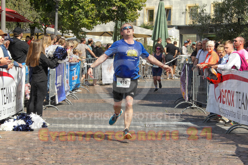 250824_1435_EV4_1972 | Sportfotografie im Rhein-Sieg Kreis, Köln, Bonn, NRW, Rheinland Pfalz, Hessen, etc. Unser Tätigkeitsfeld umfasst den Laufsport vom Volkslauf über den Marathon, Duathlon, Triathon bis zum Ultralauf wie Kölnpfad Ultra oder Schindertrail.