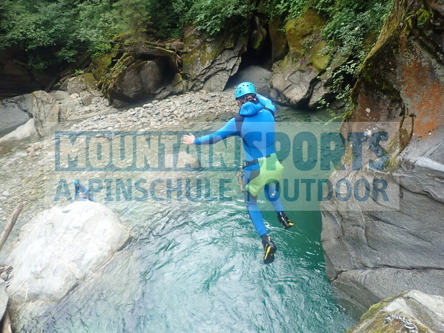 P1030109 | Bestelle die Bilder deines Berg- oder Wasser-Abenteuers mit Mountain Sports bequem von zu Hause aus direkt über unseren Online Fotoshop von pictrs.com. - Realisiert mit Pictrs.com
