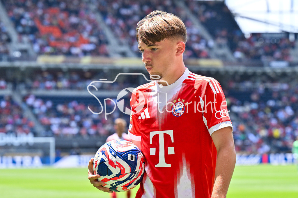 FC Bayern München - TQL Stadium | im Bild Lennart KARL (FC Bayern Muenchen 46) / Einzelfoto / Freisteller / FIFA Club World Cup: FC Bayern Muenchen - Auchkland City FC, TQL Stadium am 15.06.2025 / BLD / ZDF / NOT FOR SALE IN USA