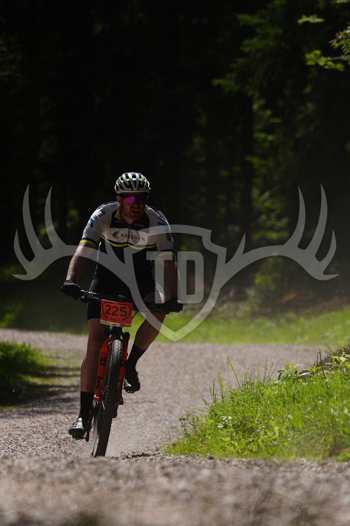 FC605623 | Fotogalerie der Treibjagd im Dunkelwald - Dein MTB Etappenrennen im Erzgebirge - Realisiert mit Pictrs.com