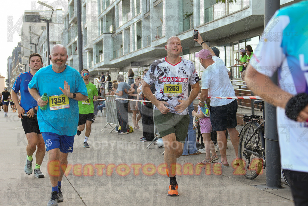 250920_1450_EX1_7799 | Sportfotografie im Rhein-Sieg Kreis, Köln, Bonn, NRW, Rheinland Pfalz, Hessen, etc. Unser Tätigkeitsfeld umfasst den Laufsport vom Volkslauf über den Marathon, Duathlon, Triathon bis zum Ultralauf wie Kölnpfad Ultra oder Schindertrail.