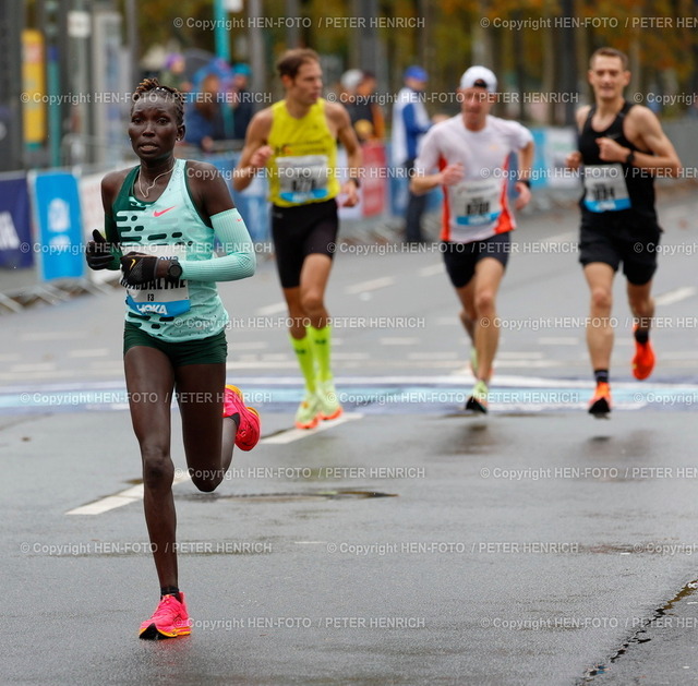 Impressionen Frankfurt Marathon | 29.10.2023 40. Mainova Frankfurt Marathon 2023 (F3) Magdalyne Masai kurz vor dem Ziel (Foto: Peter Henrich) - Realisiert mit Pictrs.com