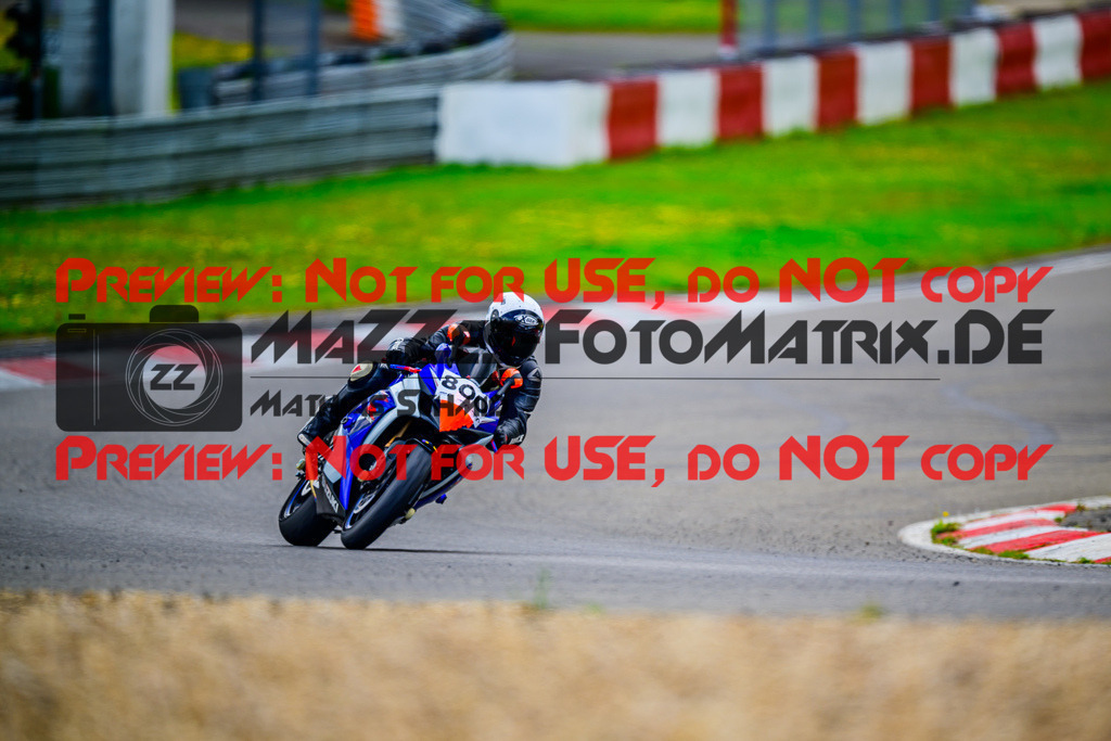 MaZZes_FotoMatrix_240717_6007705_8763 | GELB