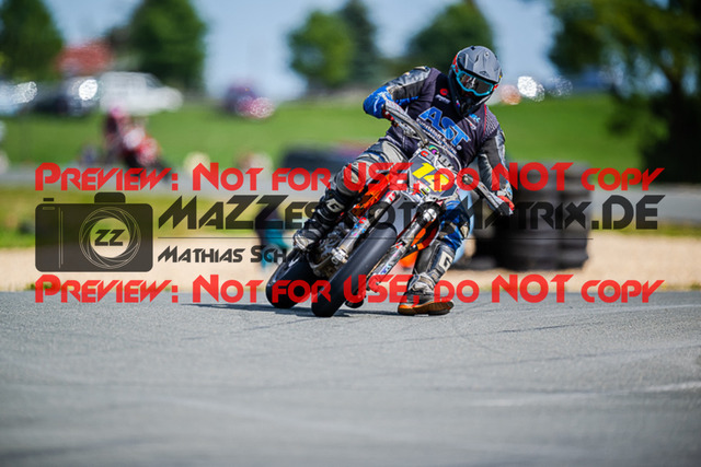 MaZZes_FotoMatrix_220903_3528 | UE40