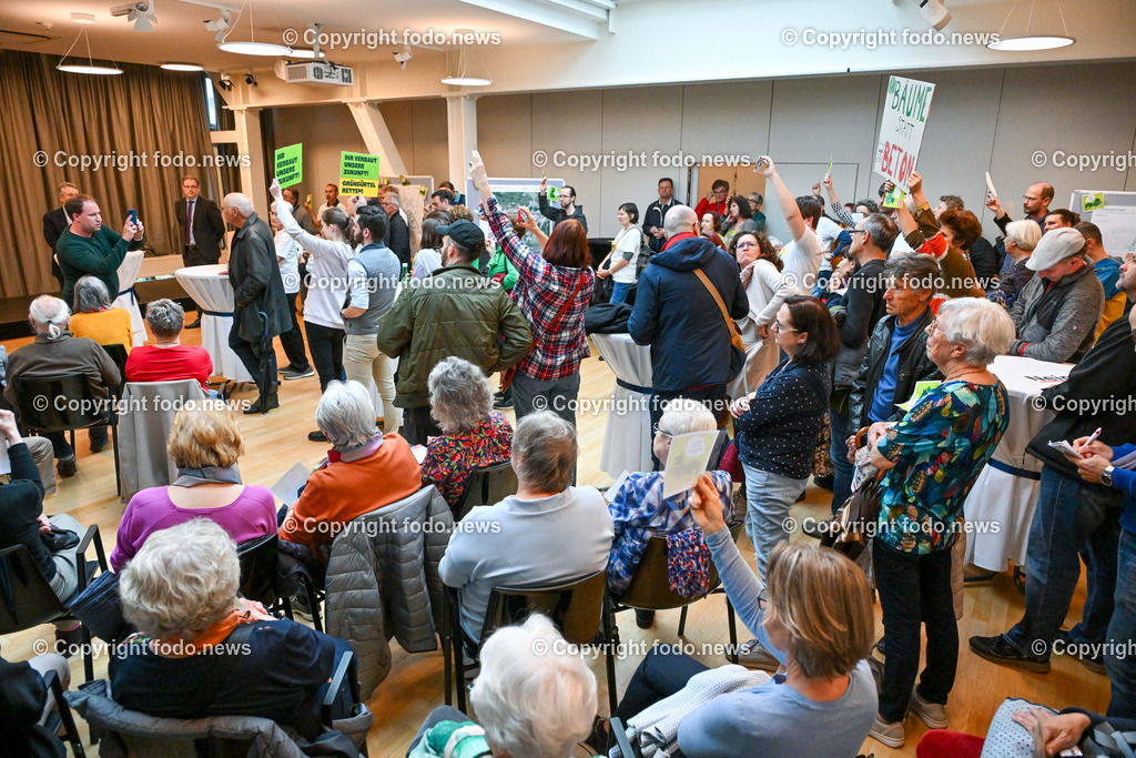 Linz_ Vorstellung Masterplan Digitaluni_ Univiertel_ 17.04.2024-19 | 17.04.2024, Johannes Kepler Universitaet Linz, AUT, Vorstellung Masterplan Digitaluni, Univiertel im Bild Besucher der Veranstaltung