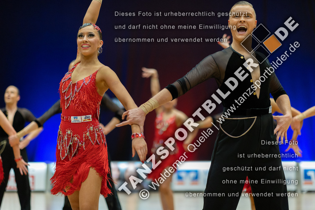 20230115-01092 | Hier finden Sie Tanz Bilder vom Latein und Standard Formationen tanzen. Sportbilder vom Tanzsport. Schöne Fotos und von Weltmeisterschaft, Europameisterschaft, Bundesliga, Regionalliga, Oberliga und Landesliga sowie von GOC Stuttgart, DanceComp, WM Bremen