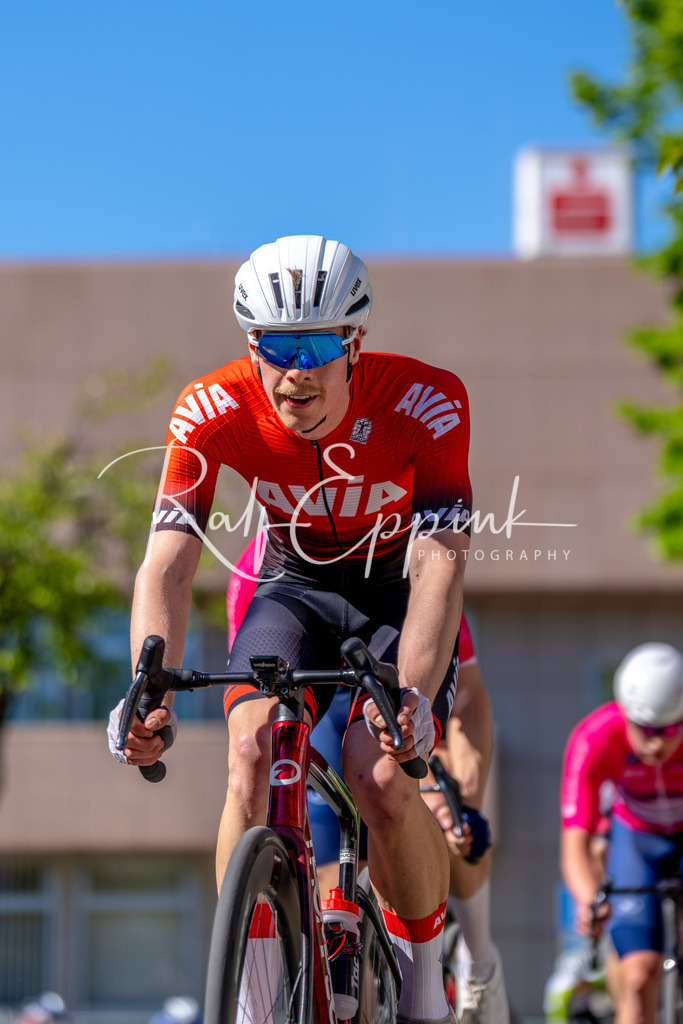 Spurt in den Mai 2026 - Großer Preis der Sparkasse Neuss | Annual one-day road cycling race "Großer Preis der Sparkasse Neuss" held in Büttgen, Germany, organized by VfR Büttgen 1912 e.V. The event features multiple races across all age categories from U11 youth to Elite men. - Realisiert mit Pictrs.com