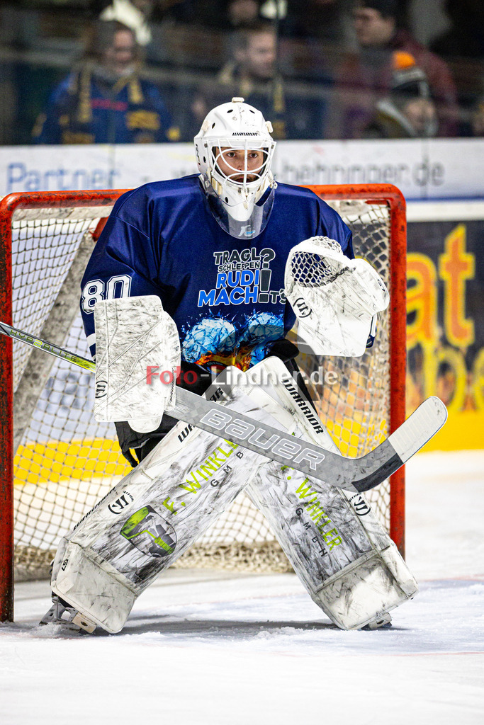 EHC Waldkraiburg LÖWEN gegen Peißenberg MINERS | Eishockey Bayernliga 2025/26 Pre-Playoff Spiel 3, EHC Waldkraiburg LÖWEN gegen Peißenberg MINERS, 20260203,Xaver NAGEL (MINERS Goali 80) beim Aufwärmen,2026-02-03 in Waldkraiburg (Raiffeisen Arena), Xaver NAGEL (MINERS Goali 80)Copyright: WolfgangxLindner www.foto-lindner.de