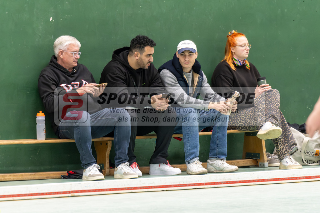 SFE_20251213_0001 | Köln, Deutschland, 13.12.2025:  Hockey 1. Bundesliga Herren Rot-Weiss - DSD Düsseldorf im KTHC Stadion Rot-Weiss Köln Tennis and Hockey Club am 13.12.2025 in Köln, Deutschland. (Foto von Fehrmann)Köln, Germany, 13.12.2025: Hockey 1. Bundesliga Herren Rot-Weiss - DSD Düsseldorf in KTHC Stadion Rot-Weiss Köln Tennis and Hockey Club at 13.12.2025 in Köln, Deutschland. (Foto from Fehrmann)