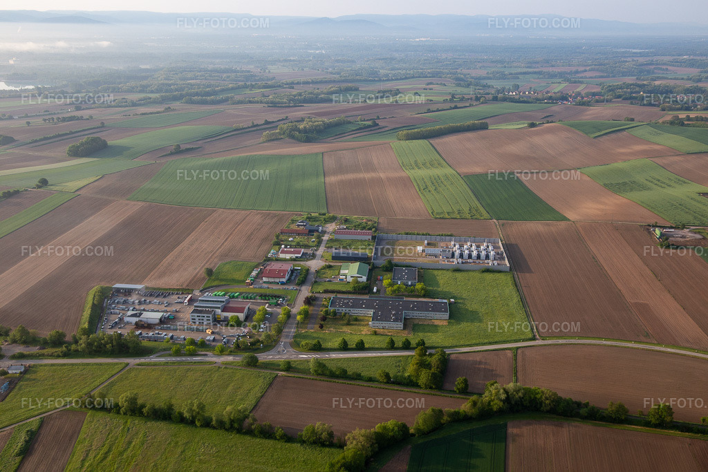 Aerial view: View of the town in Niederlauterbach in the state Bas-Rhin, France.Photo: IMG_113988.jpg taken on 05/23/2019 by Werner Riehm/FLY-FOTO.comResolution of the original: 5472 x 3648 px
