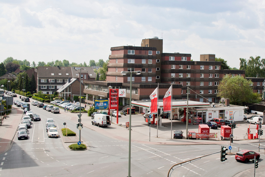 Star Tankstelle | Foto, Video, Fotografie, Videografie, Fotobox, DJ, Discjockey, Musik, Musikbox, Veranstaltung, Photobooth, Amazon, Ebay, Buchtipp, Bestseller, Autor, Verlag, Buch, Wesel, Hamminkeln, NRW, Dinslaken, Rees, Drohne, Hochzeit, Party, Fotobox, Wesel, Fotograf