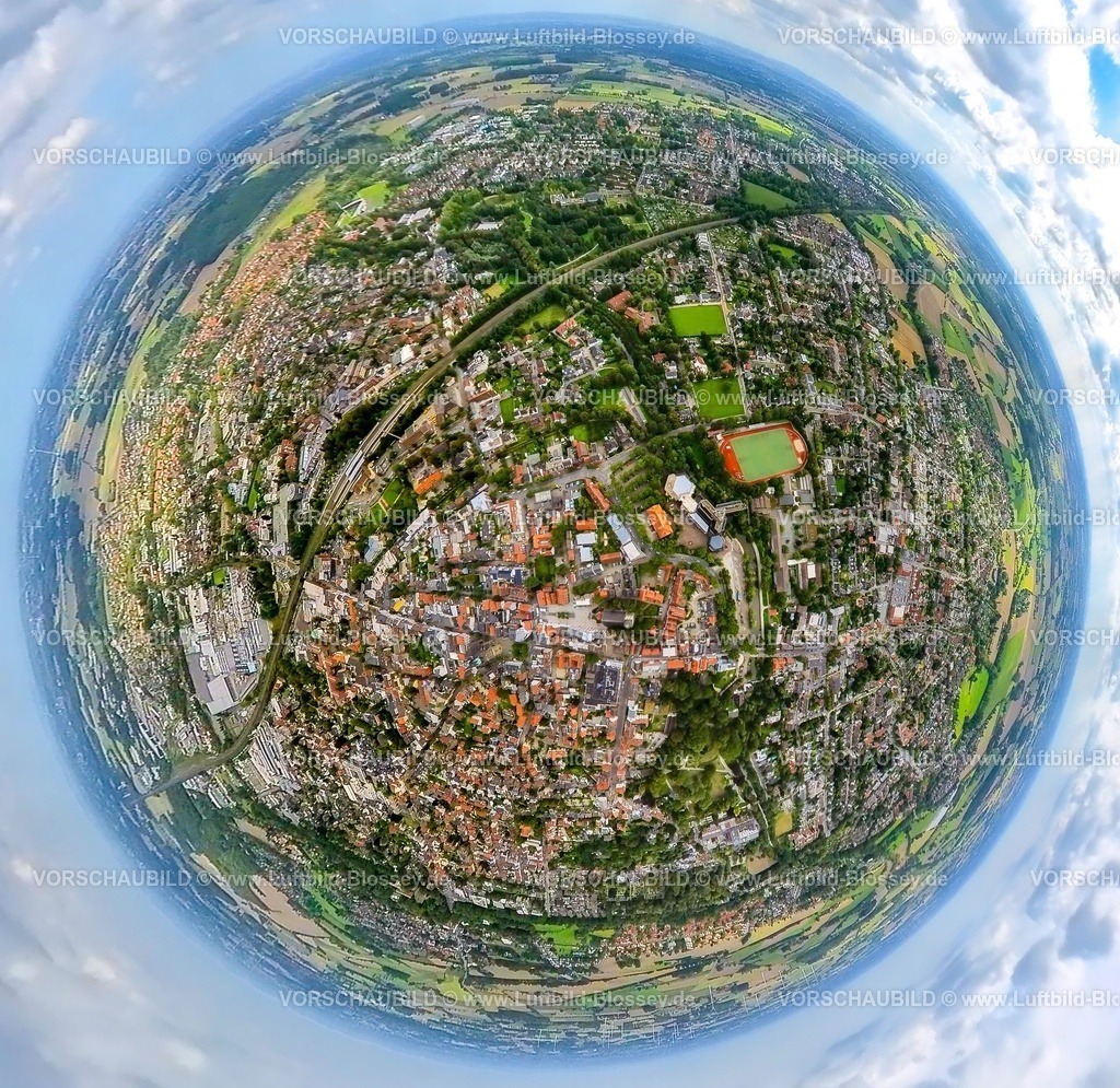 Ahlen230890091 Mitte-2 | Luftbild, Ortsansicht City mit Bahnhof Ahlen(Westf), Lindensportplatz, Erdkugel, Fisheye Aufnahme, Fischaugen Aufnahme, 360 Grad Aufnahme, tiny world, Ahlen, Ruhrgebiet, Nordrhein-Westfalen, Deutschland