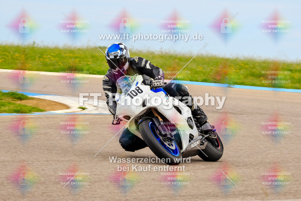 MotoTeam-2670 | Hier findet Ihr Bilder von Touristenfahrten auf der Nürburgring Nordschleife oder von anderen Veranstaltungen die ich besucht habe. Viel Spass beim Durch Schauen 