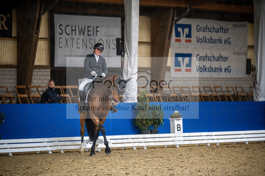 DOS_2977 | Entdecke hochwertige Reitturnierfotos von Foto Oger. Professionell, emotional und authentisch – jetzt Lieblingsmomente im Shop bestellen.Deutschlandweite Turnierfotografie. - Realisiert mit Pictrs.com