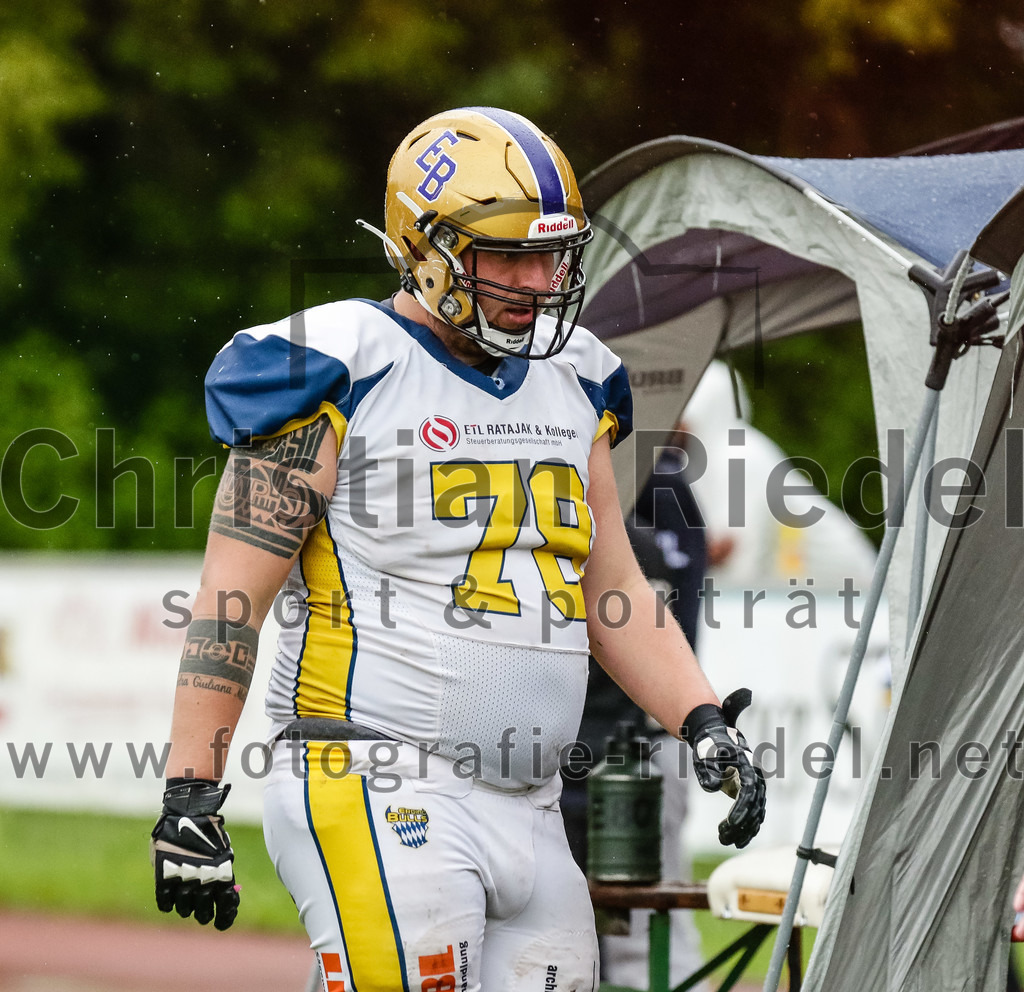 2022-05-29_061_Erding_Bulls_gegen_Nuernberg_Rams | Erding, Deutschland, 29.05.2022:
Fußball, Regionalliga 2022, 5. Spieltag, Erding Bulls gegen Nürnberg Rams, Endergebnis: 10:16

Dustin Dietze (Erding Bulls, #78)

Foto: Christian Riedel / fotografie-riedel.net