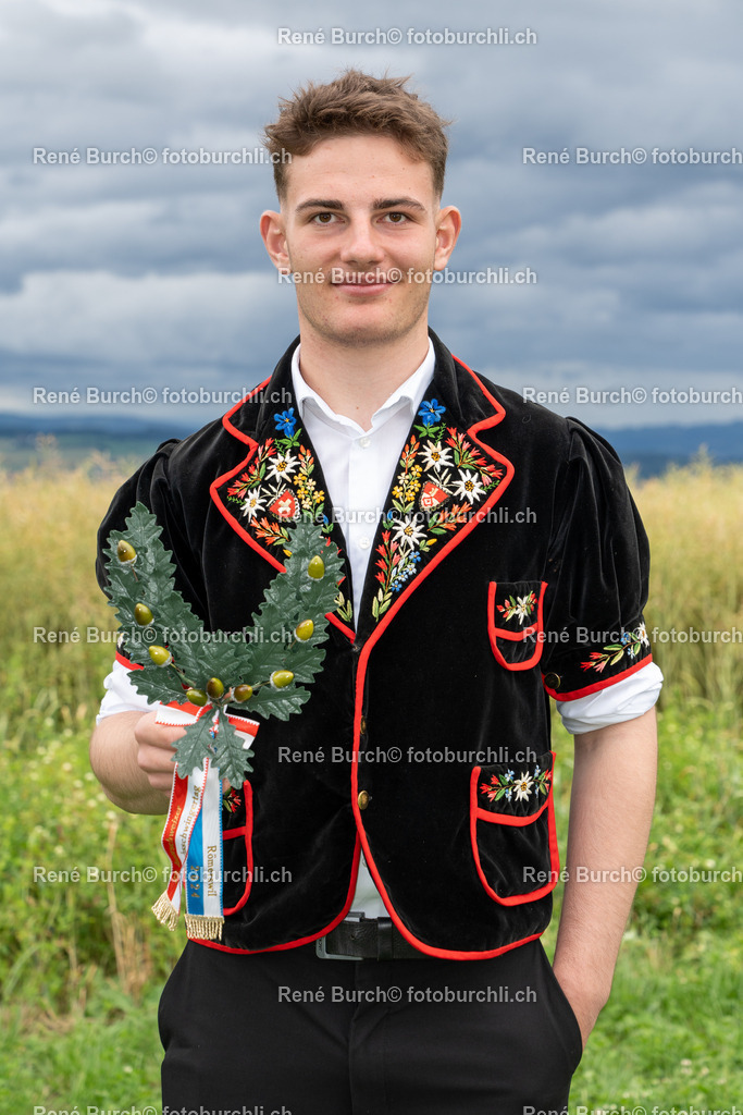Ettlin Marcel | René Burch leidenschaftlicher Fotograf aus Kerns in Obwalden.  Hier finden sie Sport, Landschaft und Natur Fotografie.
 - Realisiert mit Pictrs.com
