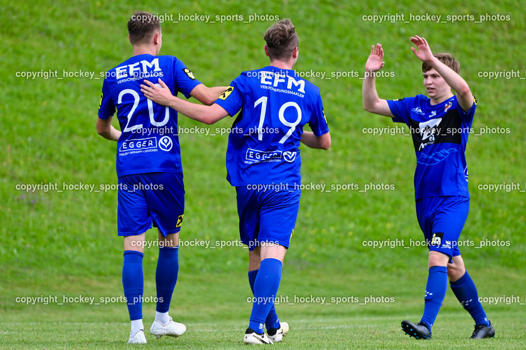 FC Faakersee vs. Union Matrei | Jubel Union Matrei Mannschaft, #20 Luca Ronacher Matrei, #19 Luca Jakob Blassnig Matrei, #2 Thomas Riepler Matrei, FC Faakersee vs. Union Matrei, FC Faakersee vs. Union Matrei am 18.08.2024 in Finkenstein (Sportplatz Faakersee), Austria, (Photo by Bernd Stefan)