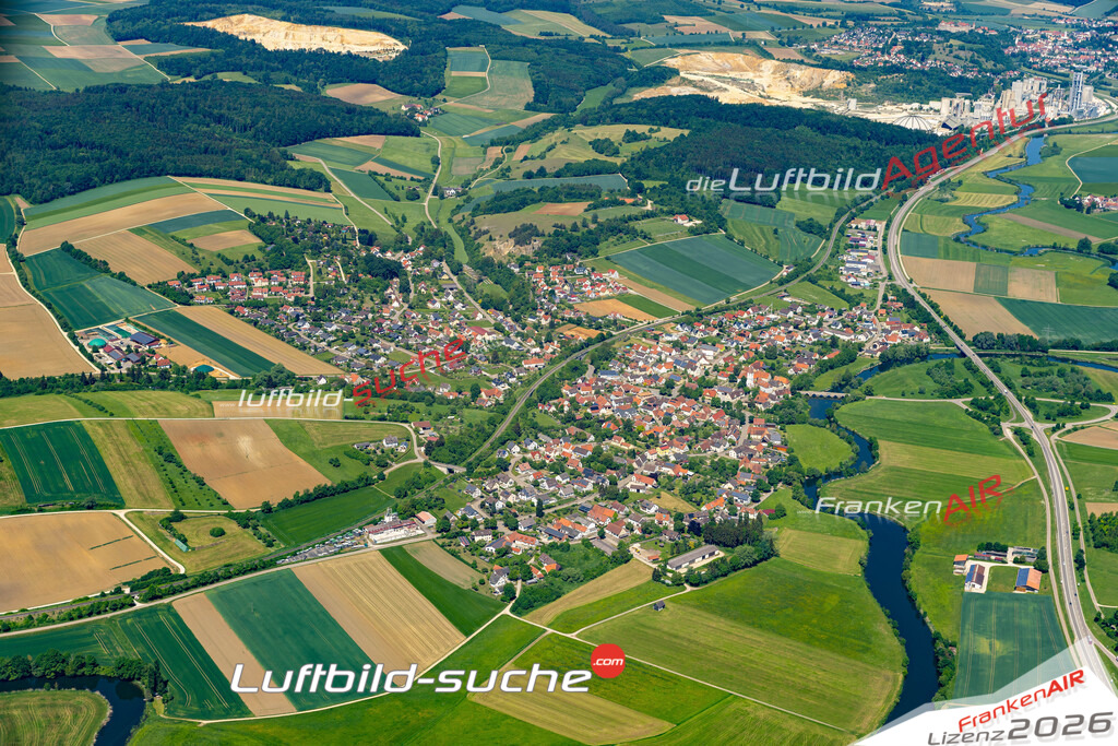 Die Luftaufnahme Ebermergen - Harburg wurde 2022 vom Flugzeug aus (keine Drohne) erstellt. Hohe Auflösung -für große Poster und Wandbilder geeignet - Garantiert!
