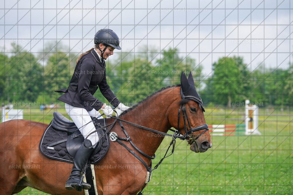 20240509-FAH02179 | Turnierbilder der Turnierfotografen Bayern, Pferdesport Fotografie, Reitsportbilder, Turnier Landberg am Lech, Turnierbilder bayern, Fotoagentur Herrmann
