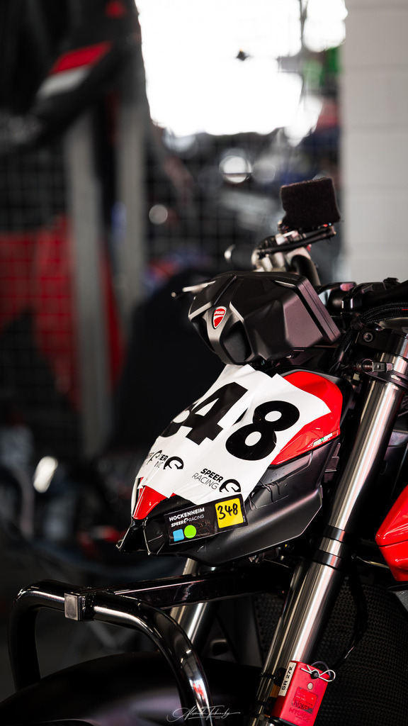 Ducati Trackday Hockenheimring 2026 | Entdecken Sie die faszinierende Welt von Alexander Tschuncky Arts: Kreative Fotografie, atemberaubende Automobilkunst und hochwertiger Bilderdruck. Lassen Sie sich inspirieren! - Realisiert mit Pictrs.com