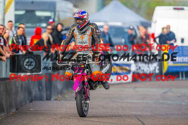 MaZZes_FotoMatrix_231001_5744 | UE40