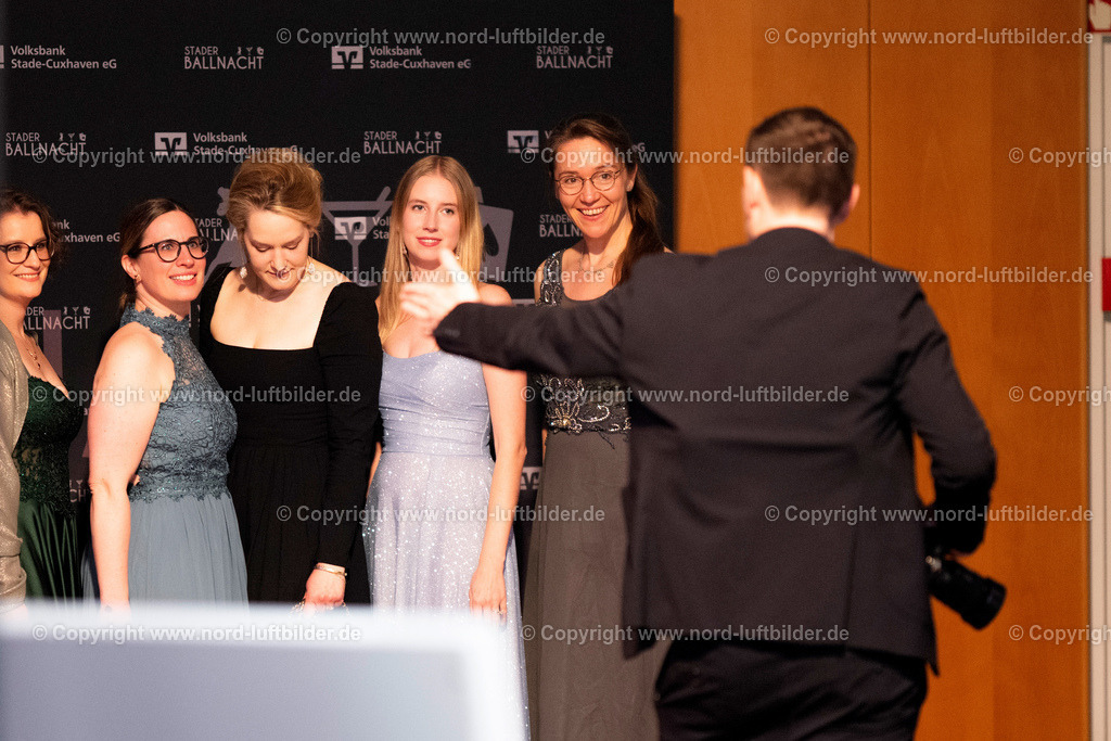 Stader Ballnacht_ELS_0486070326 Kopie | Luftbilder aus Norddeutschland. Die große Luftbild Bilddatenbank von Sylt, Amrum, Föhr, Büsum, Cuxhaven, Hamburg, Bremen, Bremerhaven, Cuxhaven, Langeoog, Norderney, Borkum, Emden, Nordsee, Ostsee, Flensburg, Kiel, Stralsund, Rostock, Darß, Rügen, Usedom