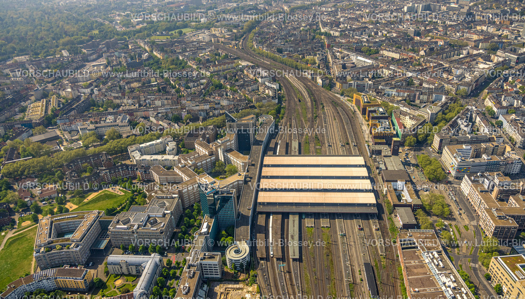 Duesseldorf240501030 | Luftbild, Düsseldorf Hauptbahnhof Hbf, Deutsche Bahn AG, überdachte Bahnsteige, Bürogebäude Bertha-von-Suttner-Platz und Konrad-Adenauer-Platz, Stadtmitte, Düsseldorf, Rheinland, Nordrhein-Westfalen, Deutschland