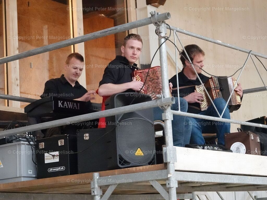 k-DSC06123 | Schwingen - Realisiert mit Pictrs.com