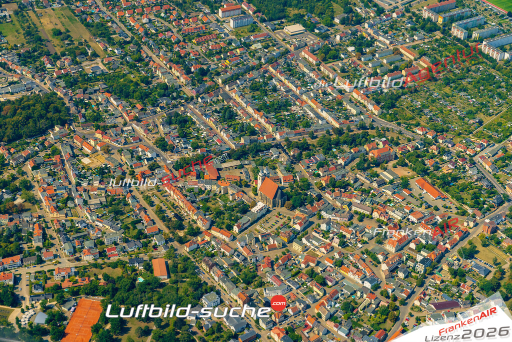 Schrägluftbild  Altstadt  Schönebeck - Das Luftbild wurde 2025 vom UL-Flugzeug heraus erstellt (ohne Drohne- keine Drohnenaufnahme ) - Hochauflösende Luftaufnahme -Nicht vergleichbar mit Google Maps oder Satelittenbilder- Die Geschenkidee !Mit Lizenz und Bildrechte bestellbar