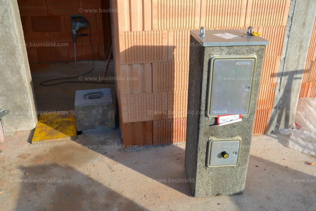 bib-lg08-schornstein-0014 | Nach LV-Leistungsgruppen sortierte Detailfotos über den Bau eines Hauses. Alle Hausbau-Bilder direkt vom Urheber und Autor der Website Haus-Selber-Bauen.com