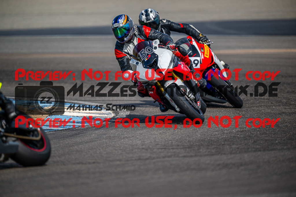 MaZZes_FotoMatrix_230410_8300 | ROT