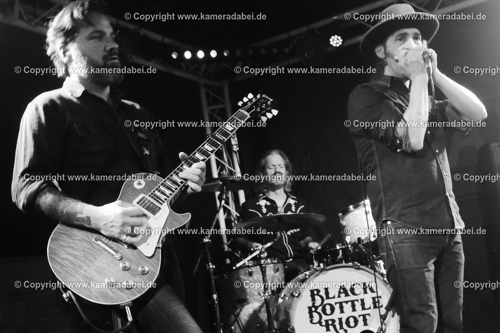 Konzert : Black Bottle Riot am 14.11.2025 im Rare Guitar in Münster | Konzert : Black Bottle Riot am 14.11.2025 im Rare Guitar in Münster - Realisiert mit Pictrs.com