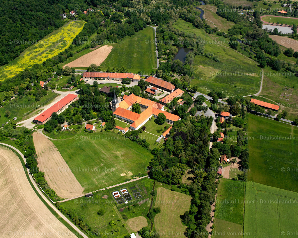2638314 | WöLTINGERODE 06.08.2006 Wohngebiet der Mehrfamilienhaussiedlung  in Wöltingerode im Bundesland Niedersachsen, Deutschland // Residential area of the multi-family house settlement  in Wöltingerode in the state Lower Saxony, Germany Foto: Gerhard Launer