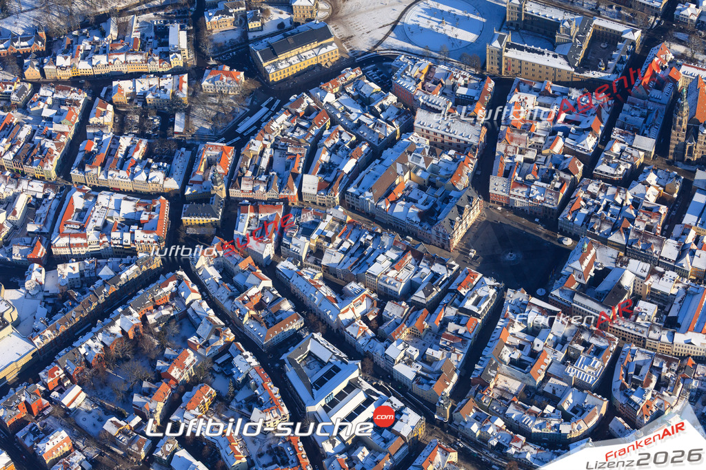 Die Luftaufnahme Coburg - Coburg wurde vom UL-Flugzeug (keine Drohne) aus fotografiert.Hohe Druck- Auflösung-die Geschenkidee!