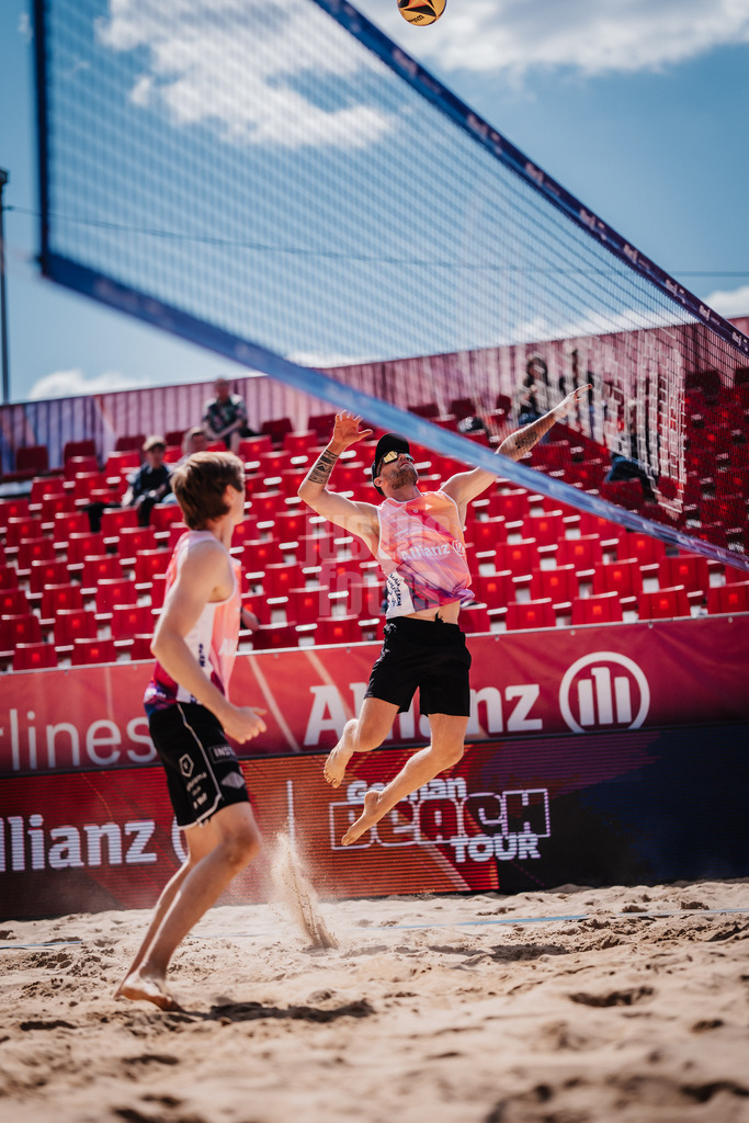 Beachvolleyball | Männer | Allianz German Beach Tour 2025 | Tourstop Düsseldorf | 08.05.2025 | Tilo Backhaus beim Angriff
