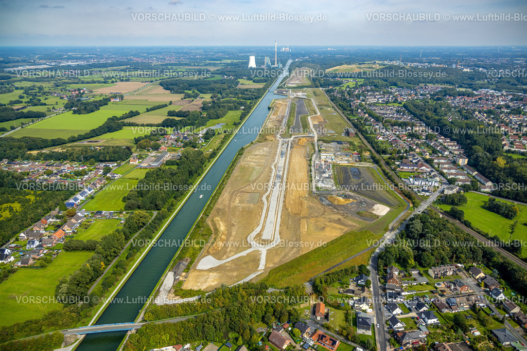Bergkamen230902226 | Luftbild, Wasserstadt Aden, Baugebiet für geplantes Stadtquartier auf dem Gelände der ehemaligen Zeche Haus Aden, im Hintergrund das Kraftwerk Bergkamen und das RWE Generation SE Kraftwerk Gersteinwerk, Oberaden, Bergkamen, Ruhrgebiet, Nordrhein-Westfalen, Deutschland
