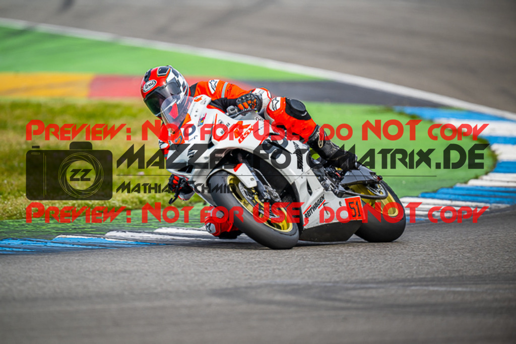 MaZZes_FotoMatrix_230410_3638 | WEISS