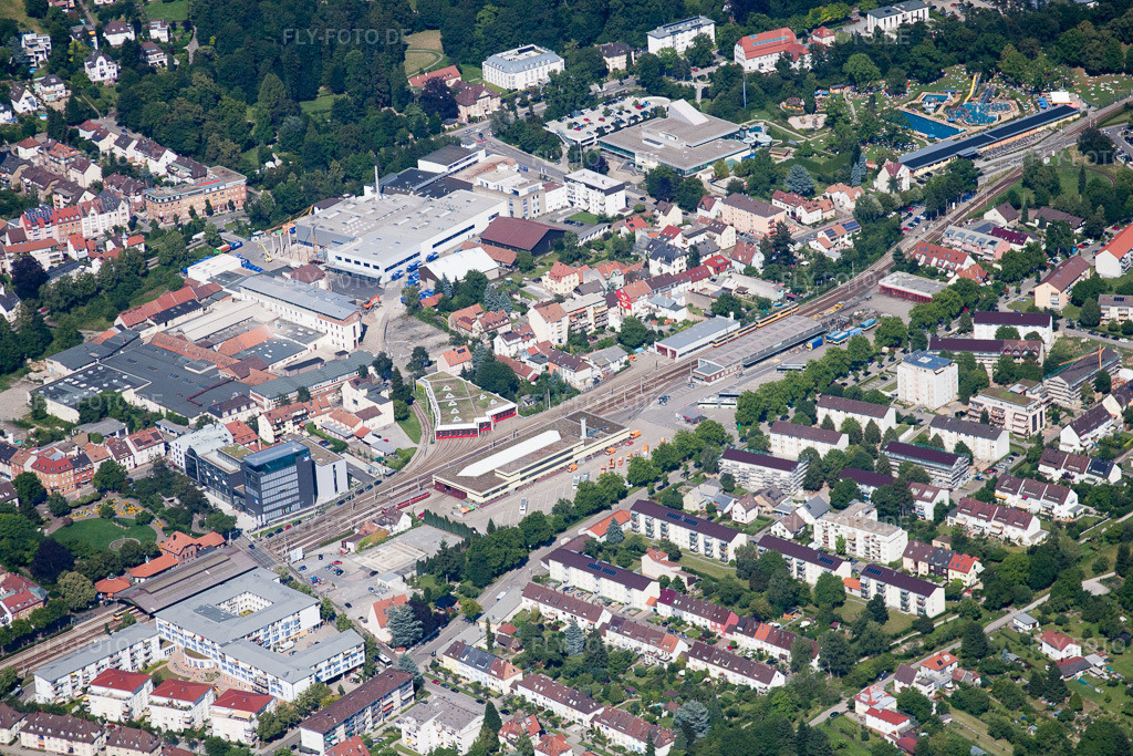 Luftbild: Stadbahnhof in Ettlingen im Bundesland Baden-Württemberg in Deutschland. Foto: IMG_42349.jpg vom 27.06.2011 durch Werner Riehm/FLY-FOTO.de
