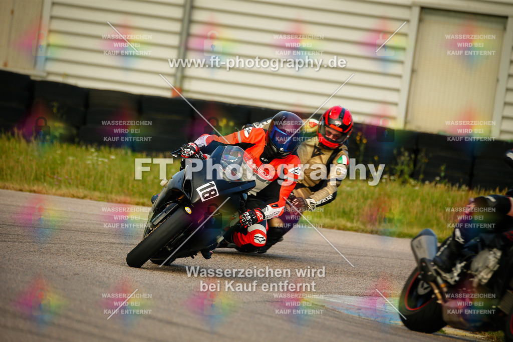 _MOT5204 | Hier findet Ihr Bilder von Touristenfahrten auf der Nürburgring Nordschleife oder von anderen Veranstaltungen die ich besucht habe. Viel Spass beim Durch Schauen 