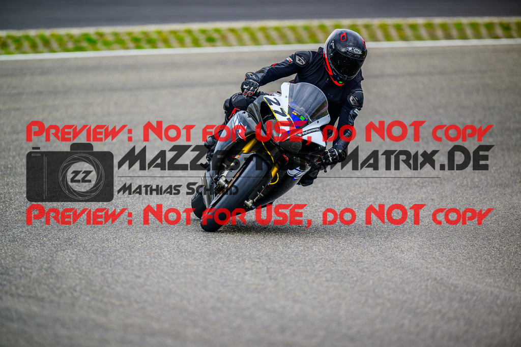 MaZZes_FotoMatrix_240910_6007705_4506 | GRUEN