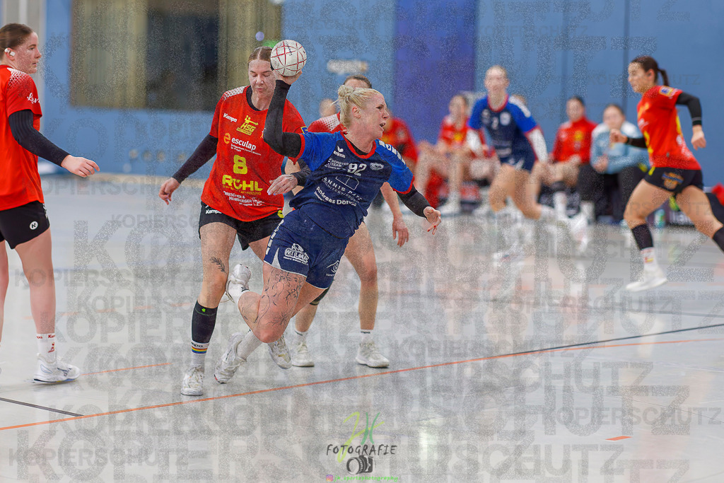Frauen Regionalliga (HHV); HSG Wettenberg - TV Hüttenberg | Frauen Regionalliga (HHV); HSG Wettenberg - TV Hüttenberg am 06.12.2025 in Launsbach (Wettenberg) (Halle GS Launsbach (Wettenberg))Photo © 2025 - Jörg Heinrich - Realisiert mit Pictrs.com