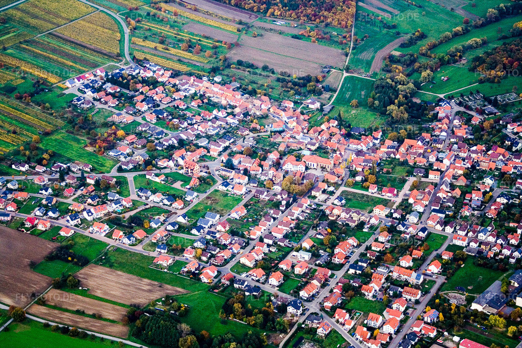 Luftbild: Ortsansicht von Westen im Ortsteil Rettigheim in Mühlhausen im Bundesland Baden-Württemberg in Deutschland. Foto: IMG_14187.jpg vom 12.10.2008 durch Werner Riehm/FLY-FOTO.de